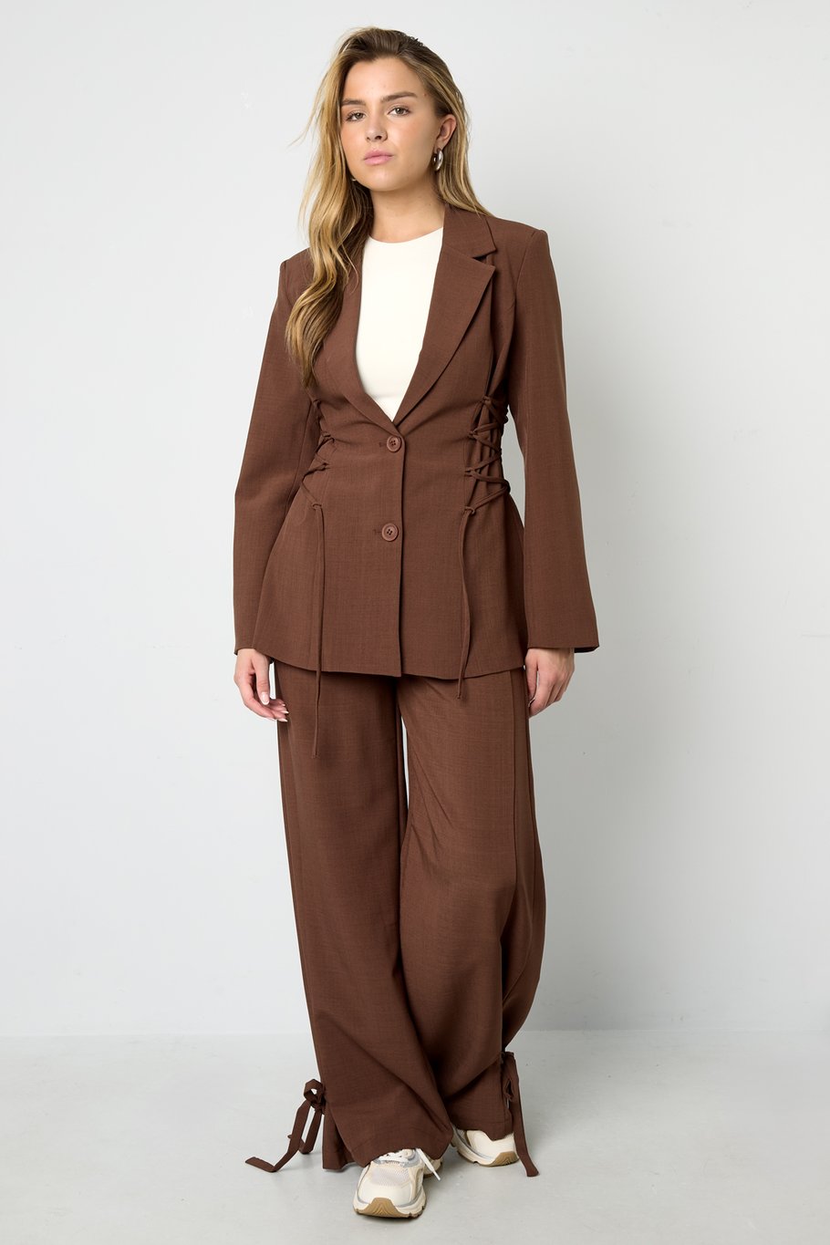 Taillierter Blazer mit Schnürung Bild9
